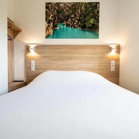 Kyriad Direct Brignoles - Provence Verte Exterior foto